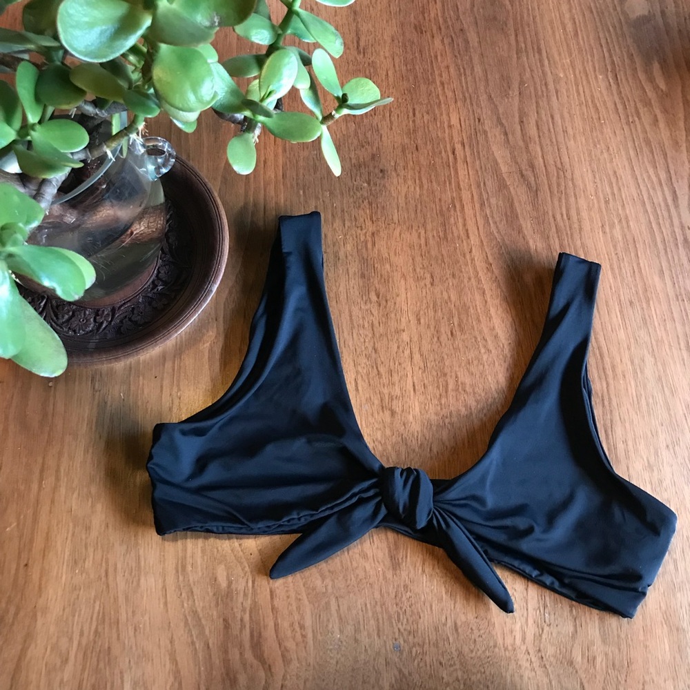 NWOT black knitted black bikini top